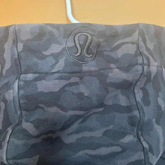 Lululemon Scuba Hoodie
Sequoia Camo
Size 10 - Picture 8 of 13